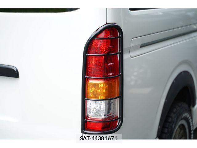 Toyota HIACE VAN 2019-07 522814-11