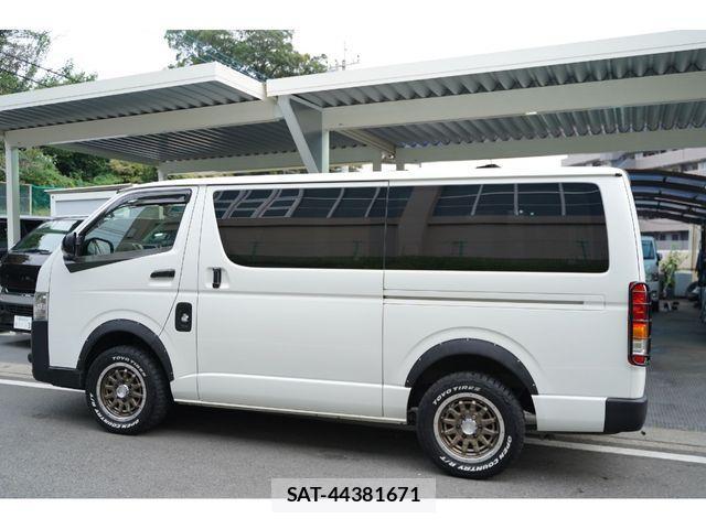 Toyota HIACE VAN 2019-07 522814-15