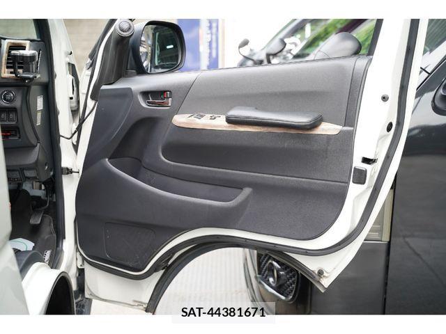 Toyota HIACE VAN 2019-07 522814-17