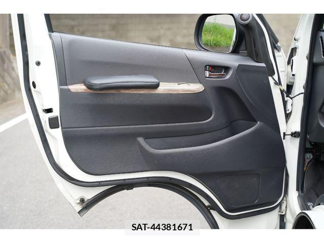 Toyota HIACE VAN 2019-07 522814-18