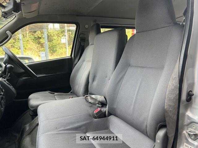 Toyota HIACE VAN 2004-12 735135-9