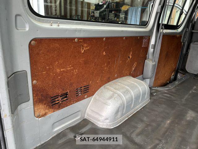 Toyota HIACE VAN 2004-12 735135-17