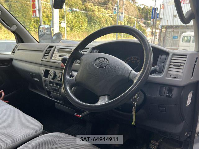 Toyota HIACE VAN 2004-12 735135-1
