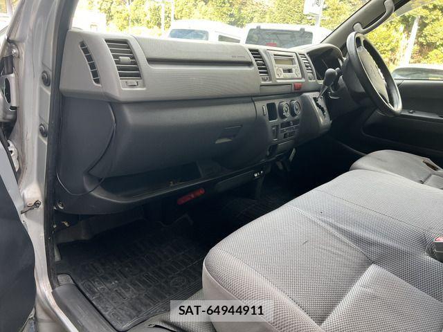 Toyota HIACE VAN 2004-12 735135-8