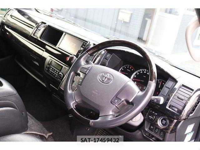 Toyota HIACE VAN 2018-01 909831-11