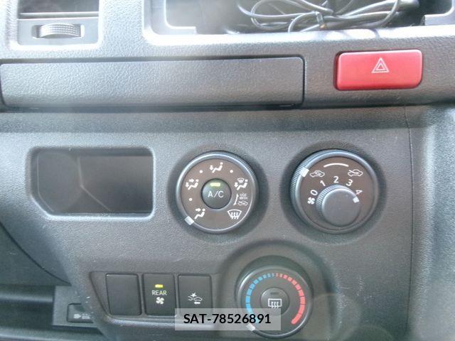 Toyota HIACE VAN 2020-03 1212426-26