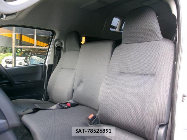 Toyota HIACE VAN 2020-03 1212426-29