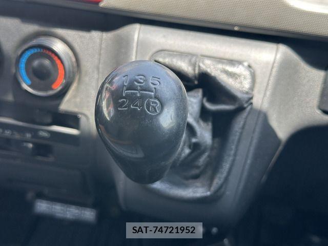 Toyota HIACE VAN 2005-05 1221617-10