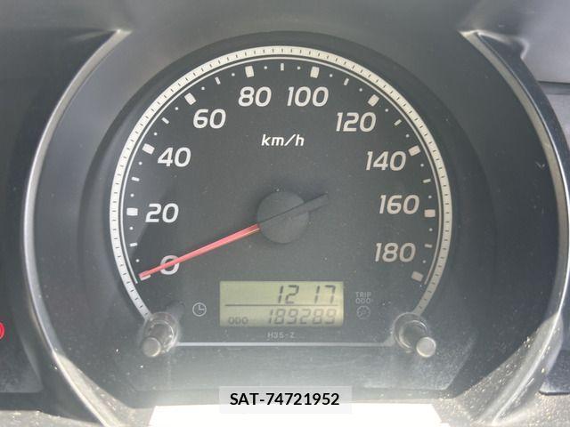 Toyota HIACE VAN 2005-05 1221617-18