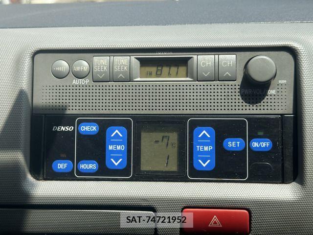 Toyota HIACE VAN 2005-05 1221617-7