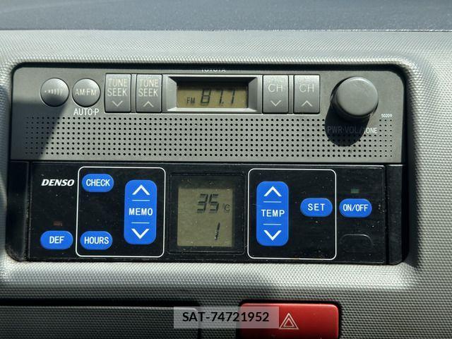 Toyota HIACE VAN 2005-05 1221617-8