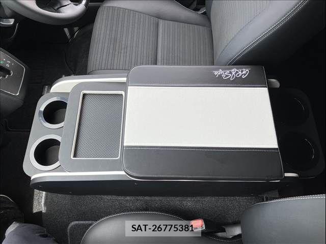 Toyota HIACE VAN 2025-03 1221667-16