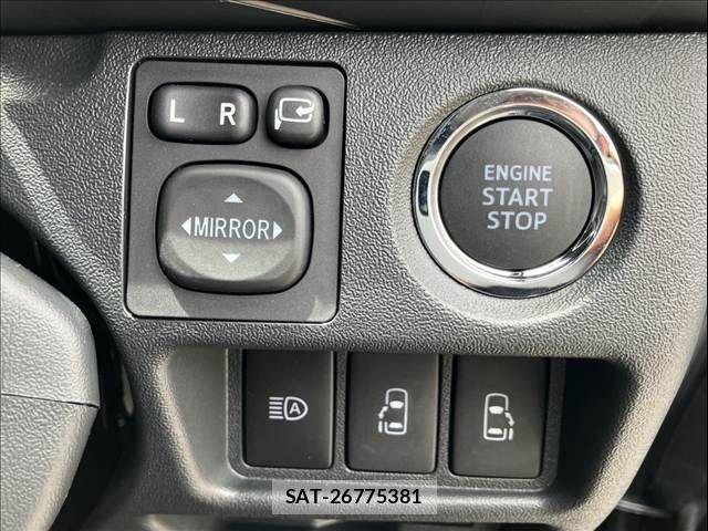 Toyota HIACE VAN 2025-03 1221667-18