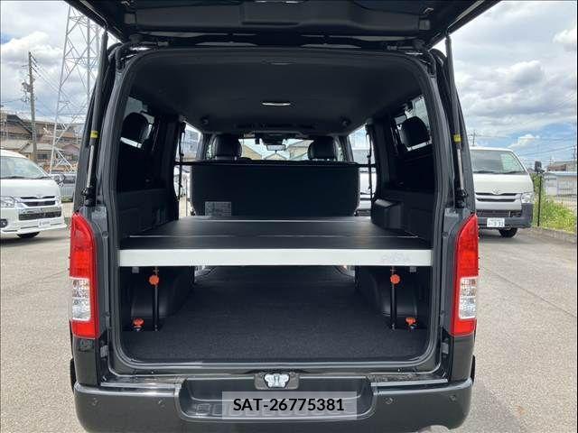 Toyota HIACE VAN 2025-03 1221667-19