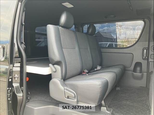 Toyota HIACE VAN 2025-03 1221667-7