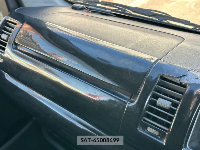 Toyota HIACE VAN 2008-10 1221623-17
