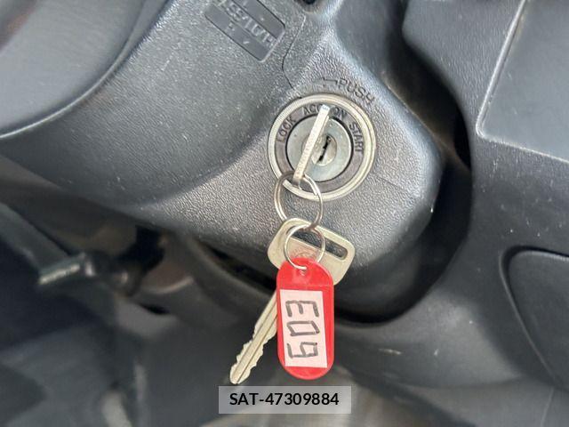 Toyota HIACE VAN 2005-09 1221618-13