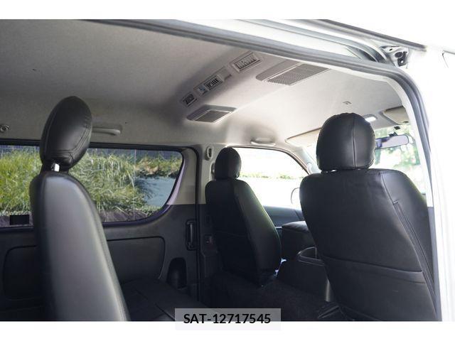 Toyota HIACE VAN 2017-05 1302060-24