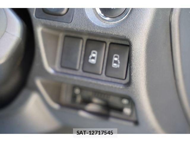 Toyota HIACE VAN 2017-05 1302060-5