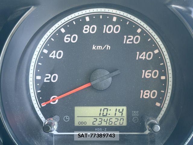 Toyota HIACE VAN 2013-12 1324594-16