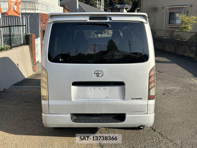 Toyota HIACE VAN 2007-08 1324592-17