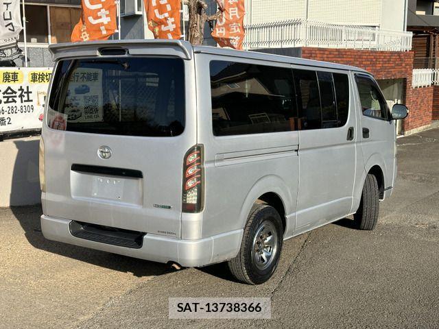 Toyota HIACE VAN 2007-08 1324592-3