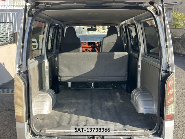 Toyota HIACE VAN 2007-08 1324592-6