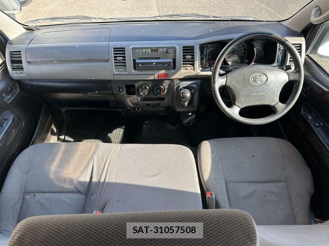 Toyota HIACE VAN 2009-11 1324593-4