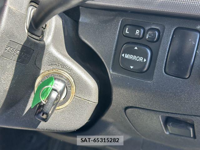 Toyota HIACE VAN 2005-10 1326074-13