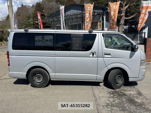 Toyota HIACE VAN 2005-10 1326074-15