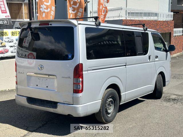 Toyota HIACE VAN 2005-10 1326074-3