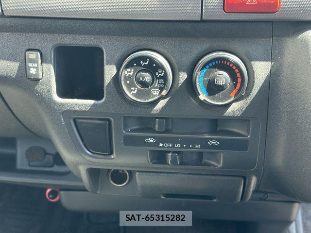 Toyota HIACE VAN 2005-10 1326074-8