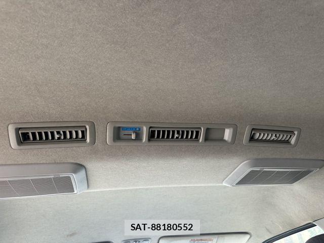 Toyota HIACE VAN 2008-01 1338507-9