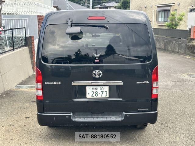 Toyota HIACE VAN 2008-01 1338507-5