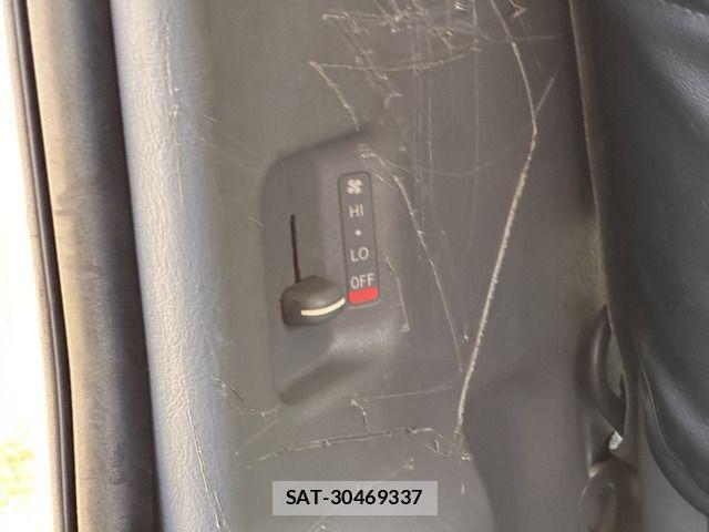 Toyota HIACE VAN 2006-12 1380782-13