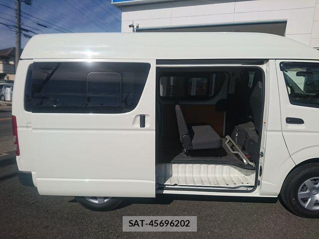 Toyota HIACE VAN 2019-09 1472713-10