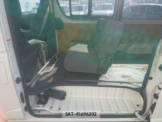 Toyota HIACE VAN 2019-09 1472713-14