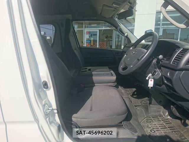 Toyota HIACE VAN 2019-09 1472713-1