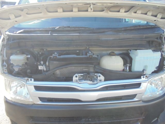 Toyota HIACE VAN 2010-11 1545722-7