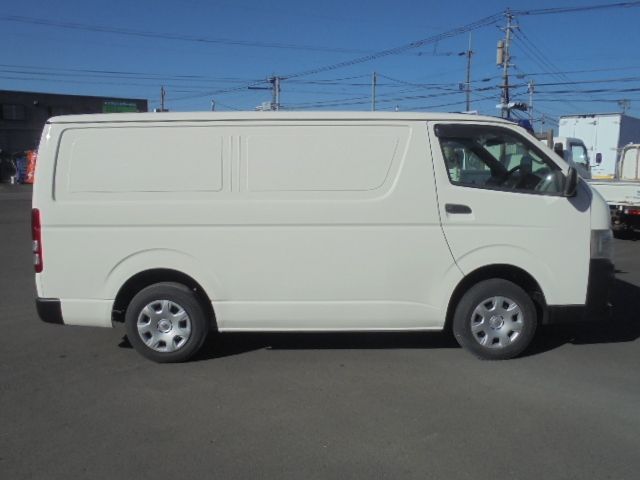 Toyota HIACE VAN 2010-11 1545722-8