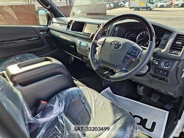 Toyota HIACE VAN 2025-11 1660431-10