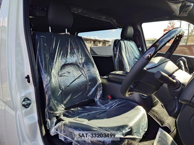 Toyota HIACE VAN 2025-11 1660431-11