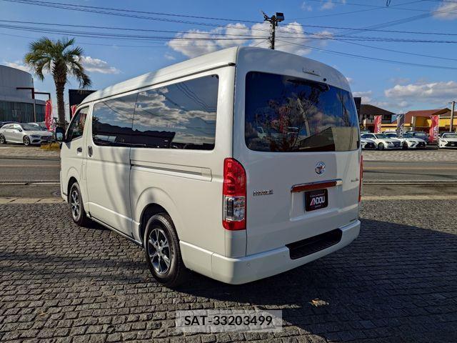 Toyota HIACE VAN 2025-11 1660431-2