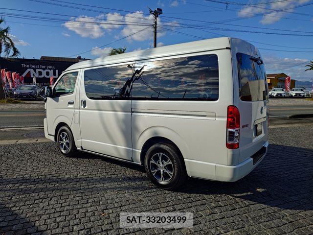 Toyota HIACE VAN 2025-11 1660431-3