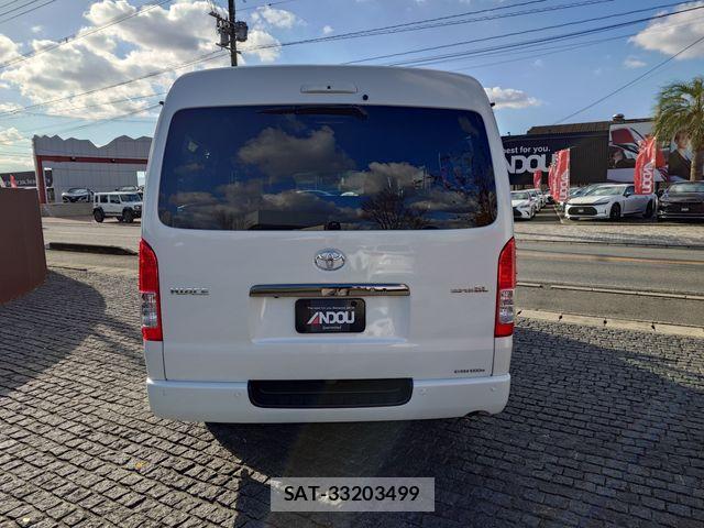 Toyota HIACE VAN 2025-11 1660431-7