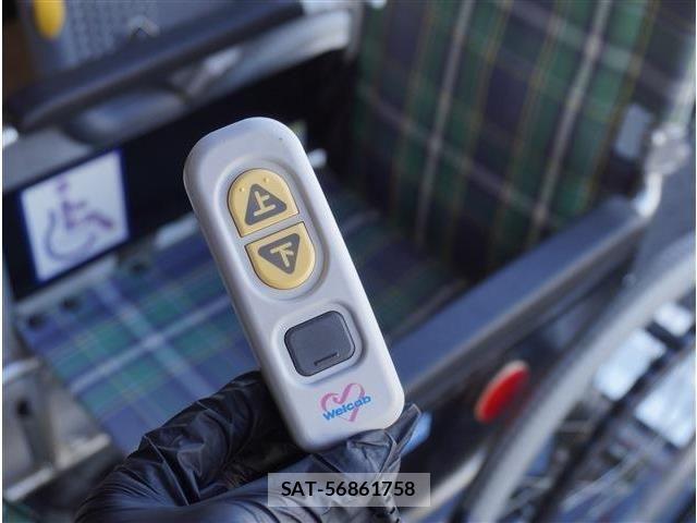 Toyota HIACE VAN 2016-04 2009378-14