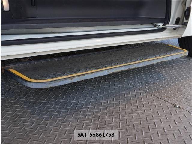 Toyota HIACE VAN 2016-04 2009378-18