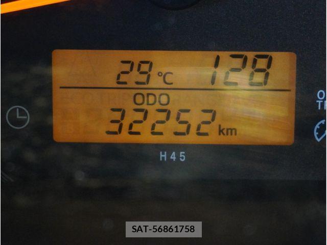 Toyota HIACE VAN 2016-04 2009378-27