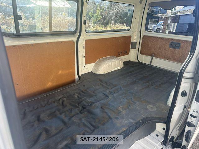 Toyota HIACE VAN 2007-12 2101828-11