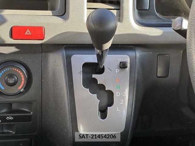 Toyota HIACE VAN 2007-12 2101828-18